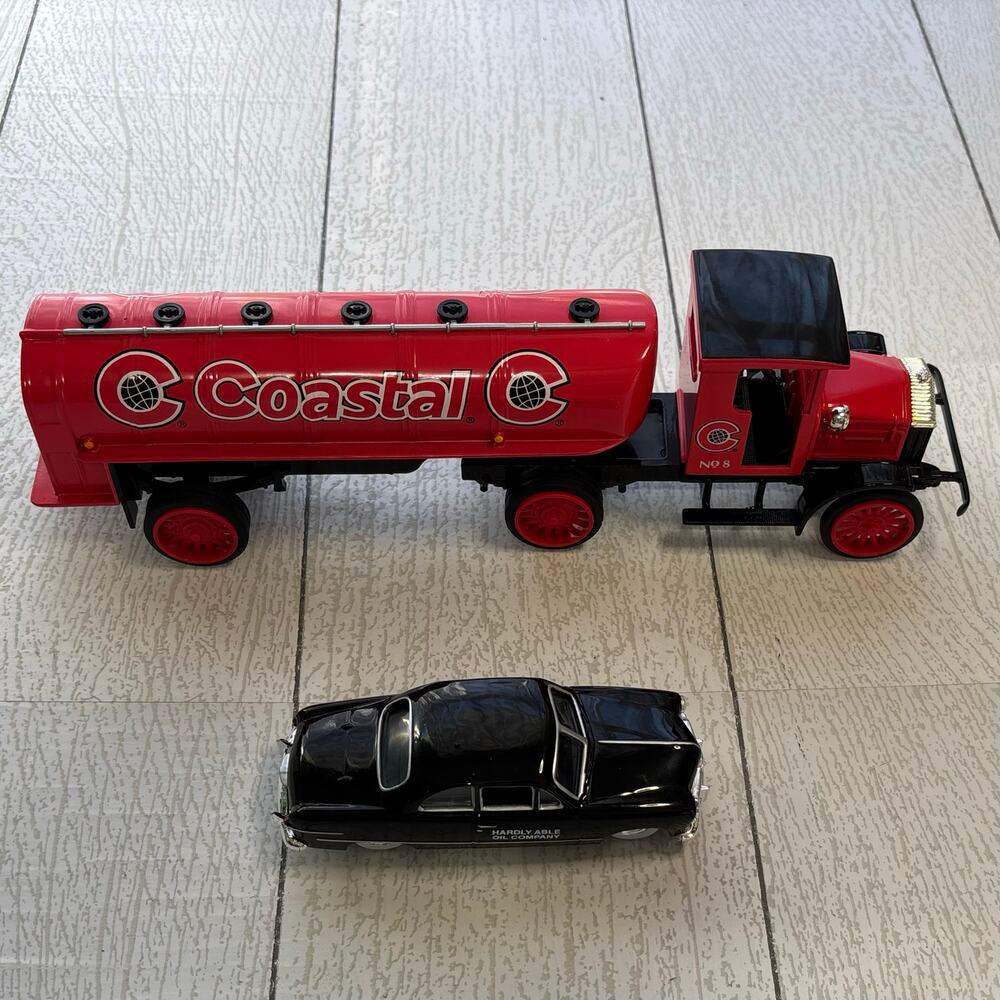 Vintage ERTL Coastal Set 1920 Pierce Arrow Tanker and 1949 Ford Coupe